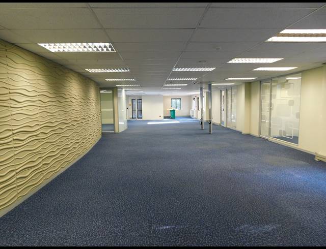 1,578M² OFFICE TO LET IN HYDE PARK